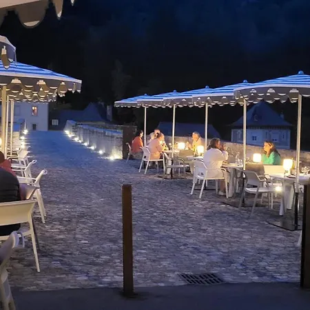 Logis Hotel Restaurant La Riviere 호텔