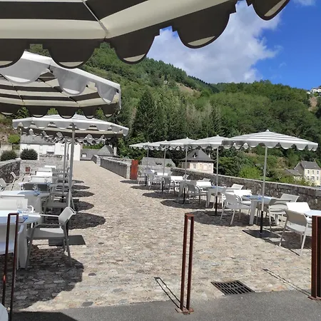 La Riviere Hotel