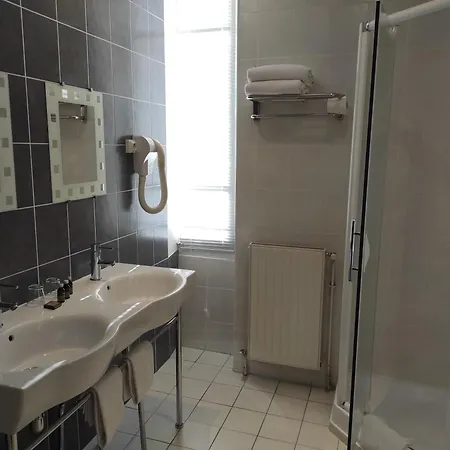 La Riviere Hotel