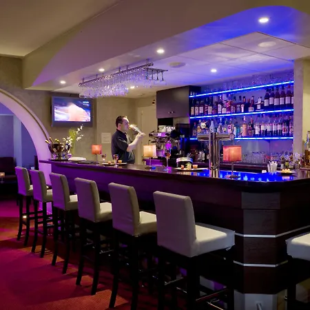 호텔 Logis Hotel Restaurant La Riviere 3*