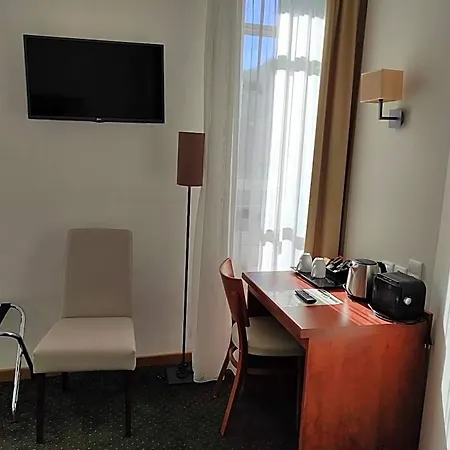 Logis Hotel Restaurant La Riviere 앙트레그쉬르트뤼예르