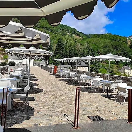 Logis Hotel Restaurant La Riviere 호텔 앙트레그쉬르트뤼예르