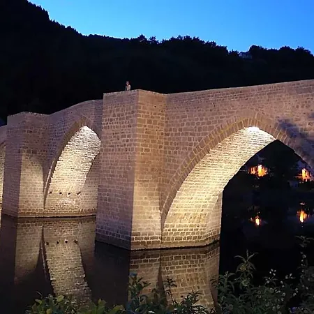 Logis Hotel Restaurant La Riviere 호텔 3*