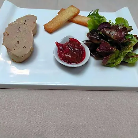 호텔 Logis Hotel Restaurant La Riviere