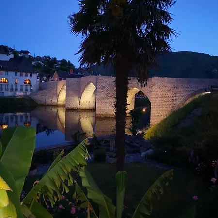 Logis Restaurant La Riviere Hotel 3*