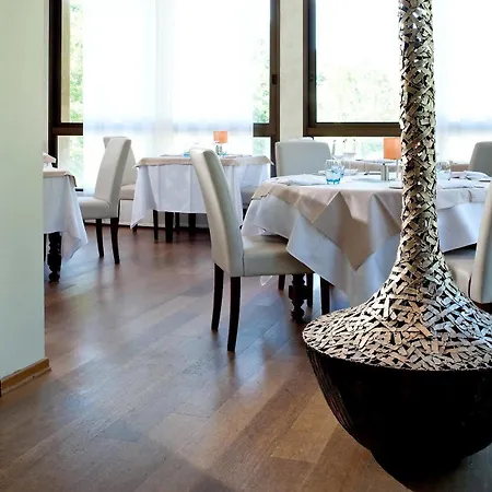 Logis Restaurant La Riviere 3*